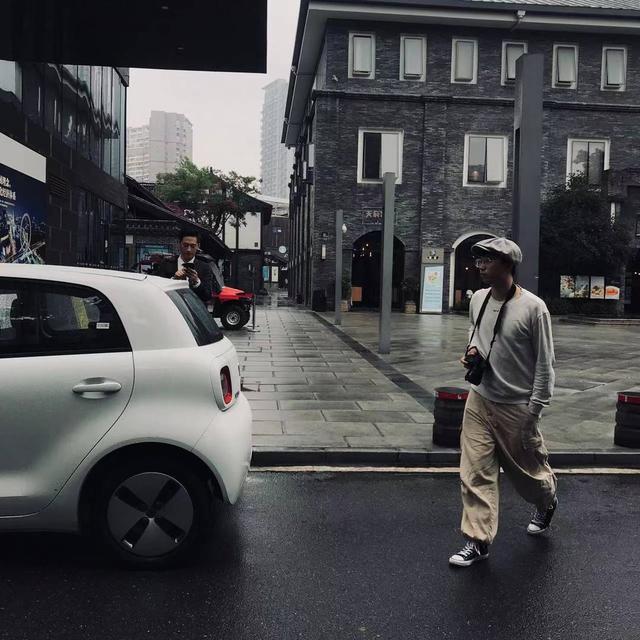 在成都的第八年“95后”创业者：期待镜头里的城市越来越美（成都80后）