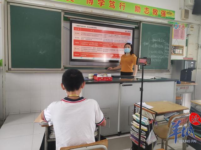 东莞长安实验中学，他是唯一留校学生（东莞长安实验小学校长）