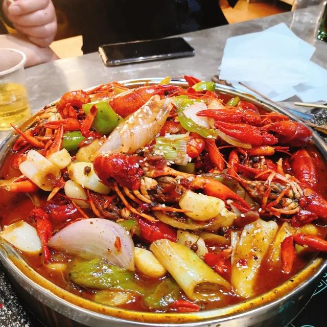 花雕冰醉小龙虾：Q弹爆黄，虾与酒香的绝妙化学反应（花雕熟醉小龙虾）