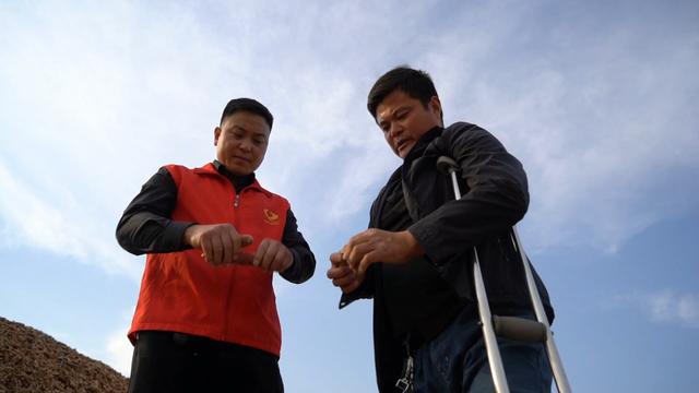 点亮自强自立“心灯”！听听这些残疾人的创业就业故事（自强不息残疾人创业事迹）
