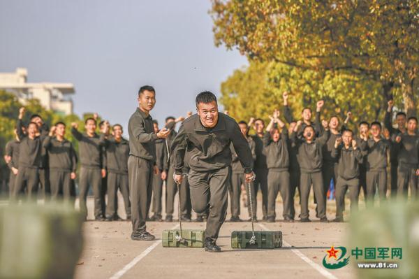 95后主官遇上00后士兵：只差那么几岁，为何会有错位感？