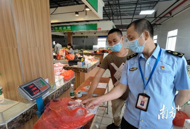 逆行的“蓝”色背影③ 南三岛上红蓝交相辉映 筑牢防疫堡垒