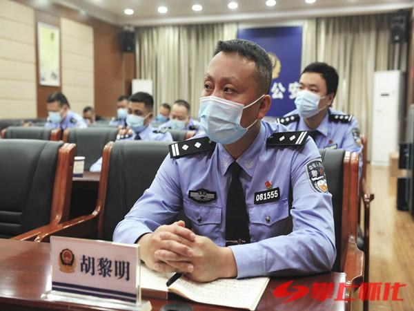 胡黎明荣获“全国优秀人民警察”称号