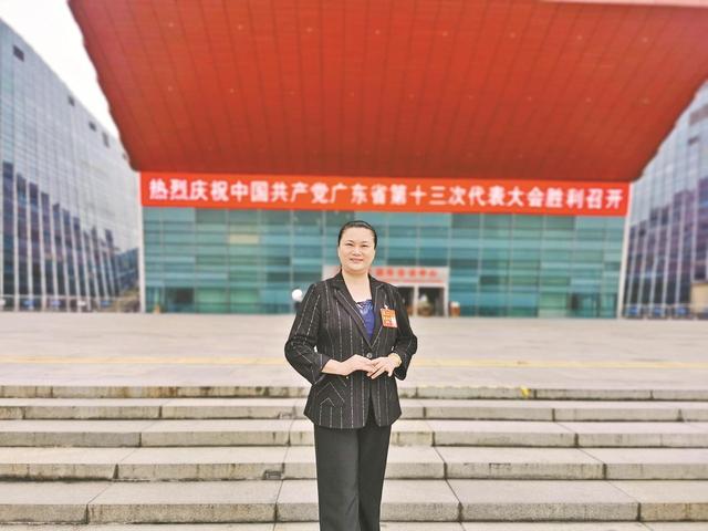 紫金县花朝戏传承发展中心党支部书记、副主任黄丽华：用花朝戏播撒 党建文化正能量