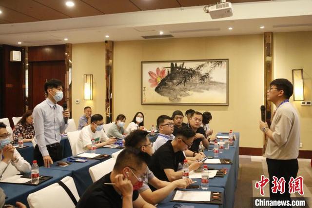 浙江义乌：台青感受“世界小商品之都”电商热潮
