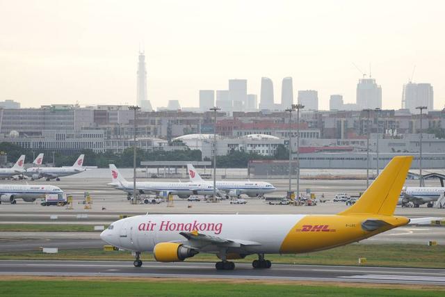 货物载量提升4倍 DHL快递成都口岸至香港货运航线升级