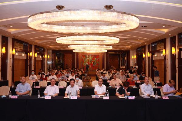 上海市浦东新区第十三届学术年会专精特新国家政策解读分享交流会暨长三角职工创新创业成果论坛举行