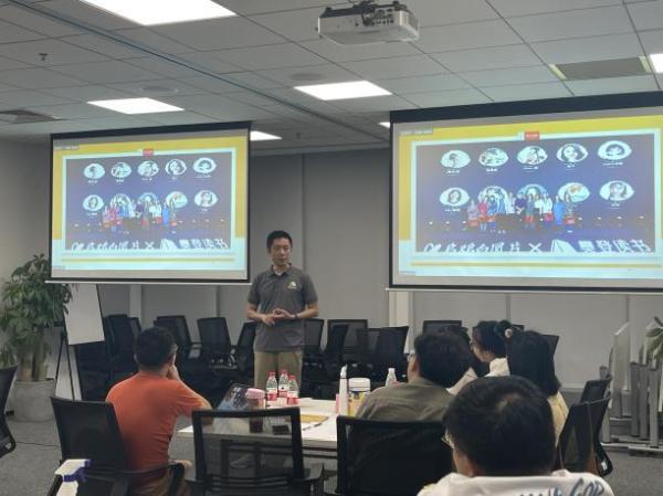 讲书人、翻转师、知识主播……大学生创业就业有这片“新蓝海”