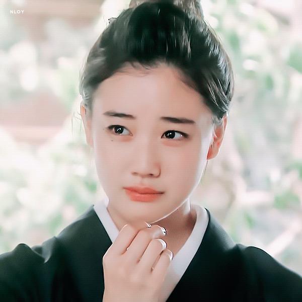 泽尻绘里香_怎么会有连哭和笑都这么美的人？（笑起来像哭的人）