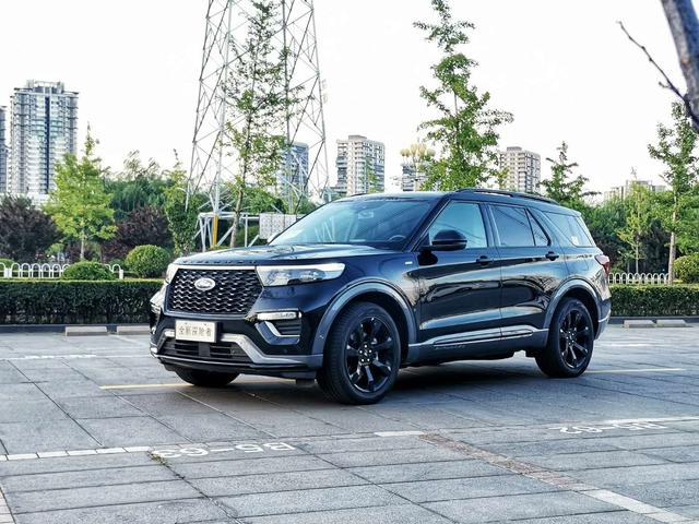 手握40万预算买智能SUV，懂行的都先看这三款！（40万预算买轿车还是suv）
