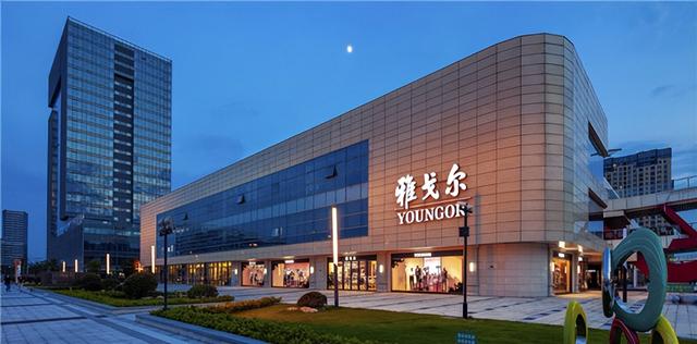 雅戈尔男装什么档次_斥资25亿持续探索新商业模式，去年营收超136亿的雅戈尔意欲何为（雅戈尔营收怎么有上千亿）