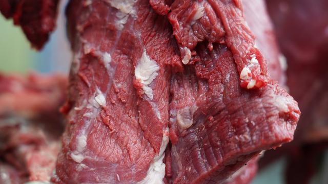 合江：牦牛肉销售火爆 元旦节继续送送送