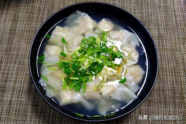 我家做馄饨只认这个馅，一半肉加一半它，皮薄馅大，比卖的鲜百倍（馅很少的馄饨）