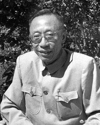 清朝覆灭后，溥仪已是平民老百姓，为何还能葬进清西陵？（溥仪为什么可以葬清陵）