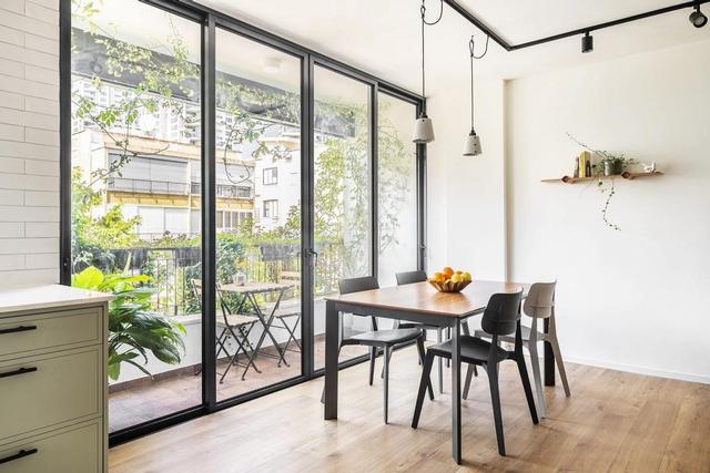 阳台封不封，我说了算（封阳台可以沿着开发商的护栏做吗）