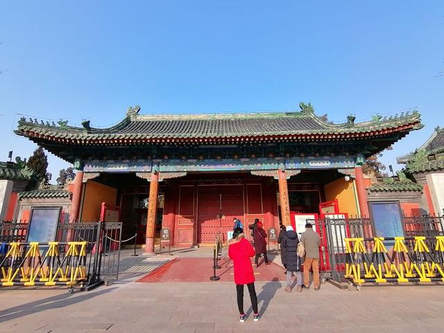 历代帝王庙：为何没有秦始皇，却有关云长？（帝王庙为什么没秦始皇）