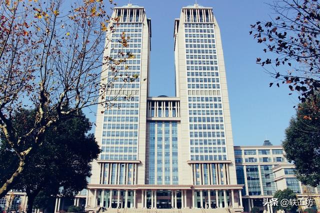 上海有什么大学_上海9所211大学，综合实力应该如何排名？可以分为4个层级（上海几所985和211大学排名）