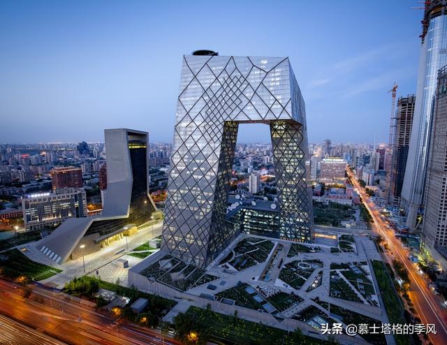 世界十大奇特的摩天大楼，中国占5座，重庆来福士、上海金融上榜（上海金融中心是世界上第几高的楼）