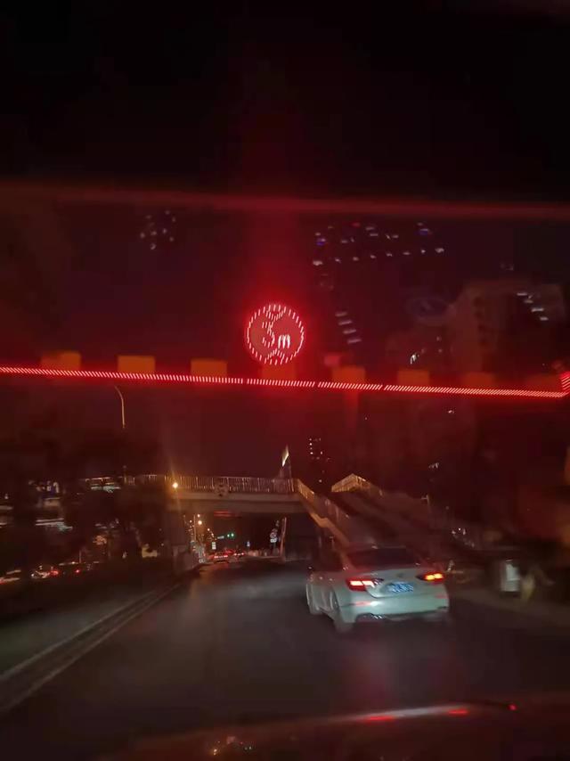 北京立交桥_小举措大效果！这些立交桥再添安全屏障（立交桥给我们带来的方便）