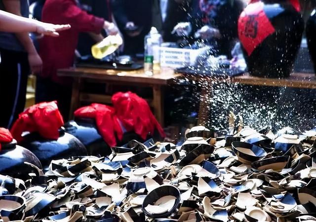 湖北白酒_湖北省的4大“地方酒”，口感都很不错，可惜外省人知道的不多（湖北这边有什么好酒）