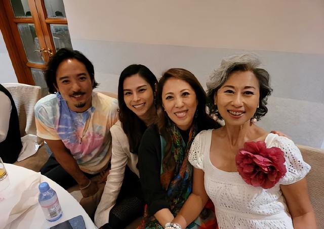 60岁叶倩文和林子祥同框出镜，结婚26年无话不谈，6年前已分房睡（林子祥老婆叶倩文几岁）