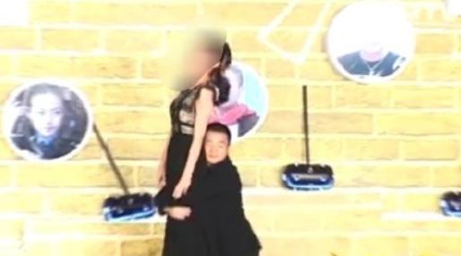 婷美文胸_被造谣变性，靠内衣广告走红，出道19年她还是摆脱不了难红的魔咒