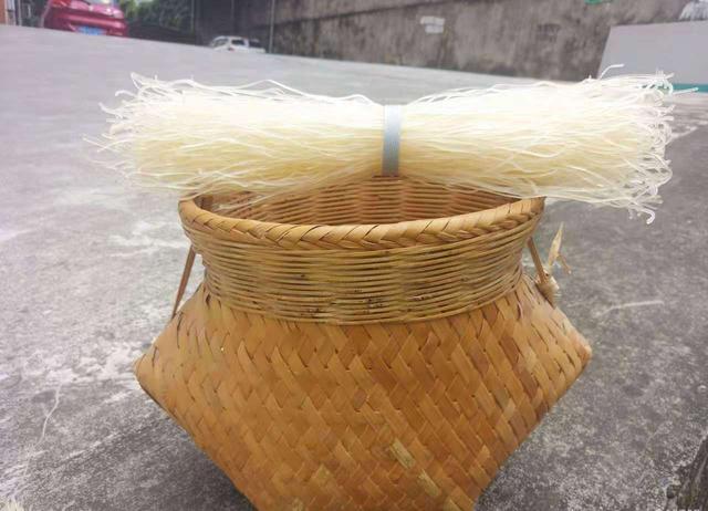 广西马山旱藕粉丝：用旱藕做的，久煮不糊还好吃（马山旱藕粉图片）