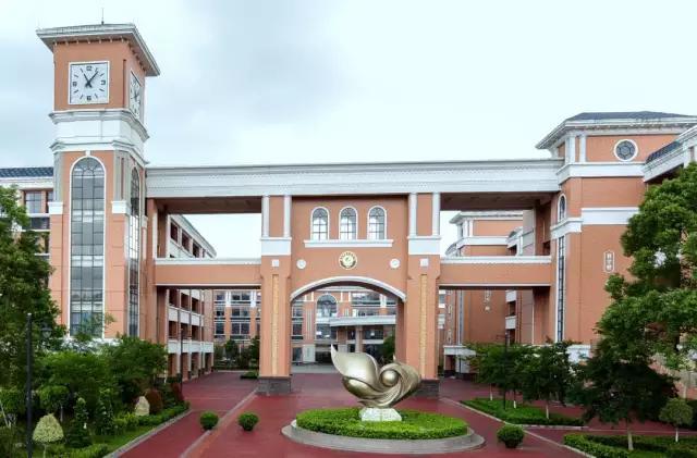 学校PK丨六中vs实验，鸡头和凤尾你选哪个？