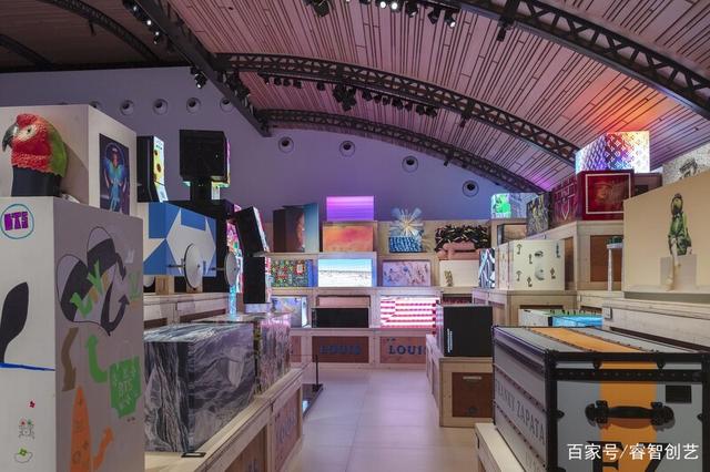 LV《200个旅行箱，200位梦想家》巡回展登场（顶级旅行箱）