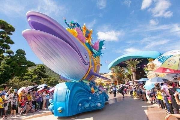 中国本土游乐园之王：一年接待游客3400万人次，迪士尼迎来劲敌（迪士尼乐园给游客以欢乐）