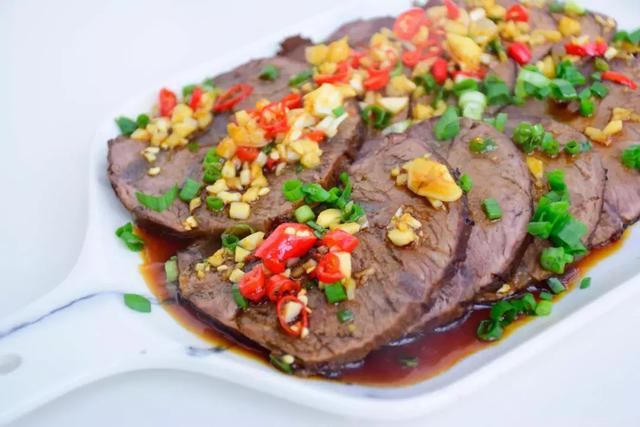 没胃口的时候试试卤牛肉吧，简单好吃（牛肉哪里适合卤了吃）