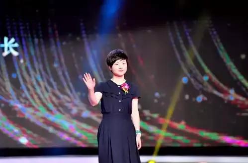 “鞋王”康奈背后的那个“不一样”女人和“不一样”男人（康奈是品牌鞋吗）