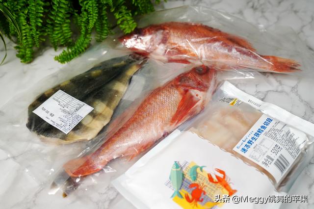 第一次吃这种无头海鱼，红烧一条鲜美香嫩，连配菜都鲜味十足