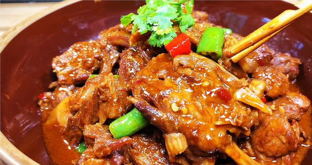 冬天燥热火气大，建议多吃8道败火菜，营养好吃，暖胃驱寒还补水（夏天吃清热败火的菜）