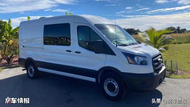 大房车_新款福特全顺房车，配3.5T+10AT带四驱，能旅行睡觉还能拉货搬家（福特新全顺四驱4wd商旅房车）