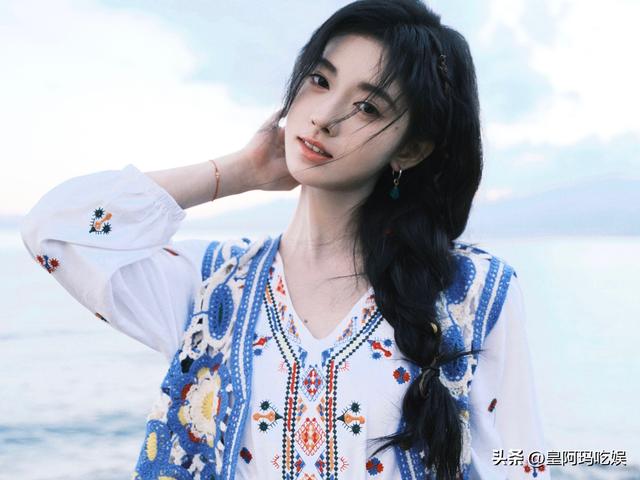 被鞠婧祎美到了