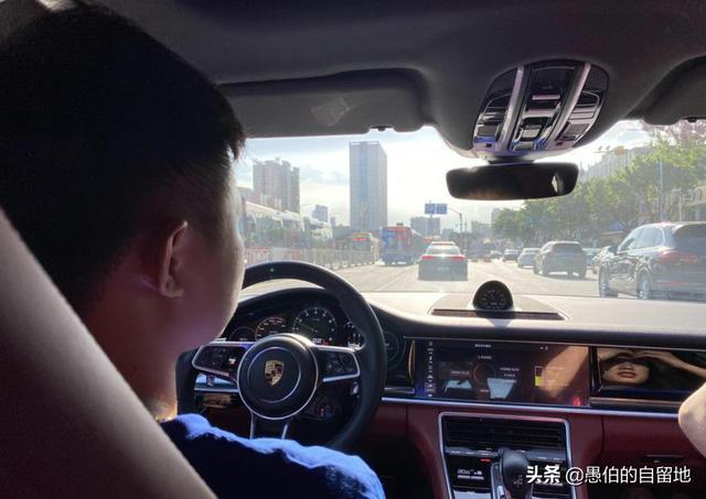 我，来自农村，失恋后自己创业开店，四年里我买了房，也买了大奔