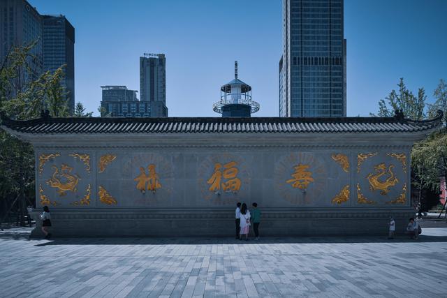 成都市中心的千年古刹大慈寺，寸土寸金却分文不取，来了不想离开（成都古大圣慈寺）
