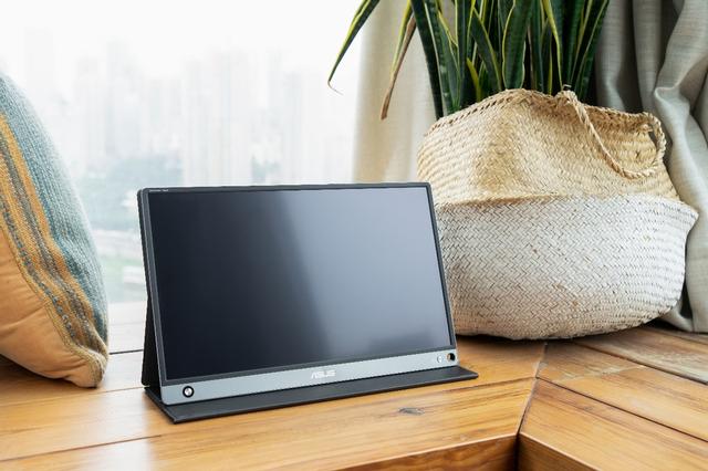 自带电池可触控 华硕MB16AMT便携显示器玩法多（华硕便携式显示器mb16ac）