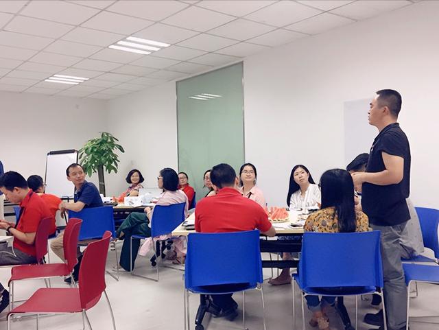 副总裁和总经理相比，谁的职位和权力更大？（副总裁和总经理相比,谁的职位和权力更大一些）