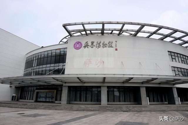 志愿军的美国大杀器M2A1型105毫米榴弹炮：萨沙的兵器图谱第172期（美制m1a1榴弹炮）